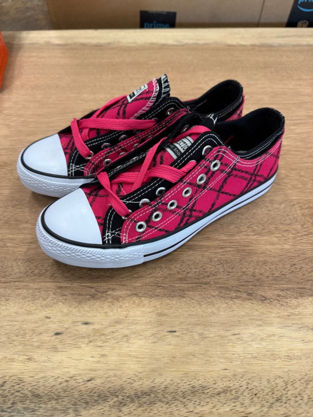 Converse Pink Plaid Low-Top Sneakers - Women's